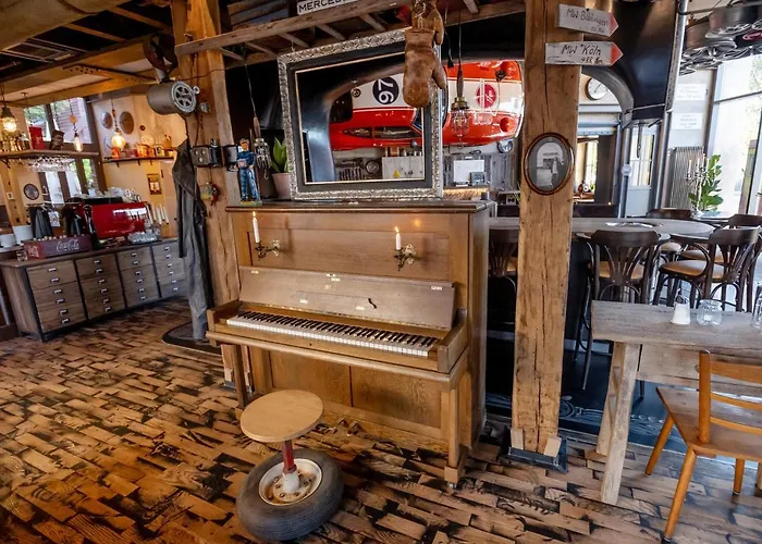 Motorworld Inn