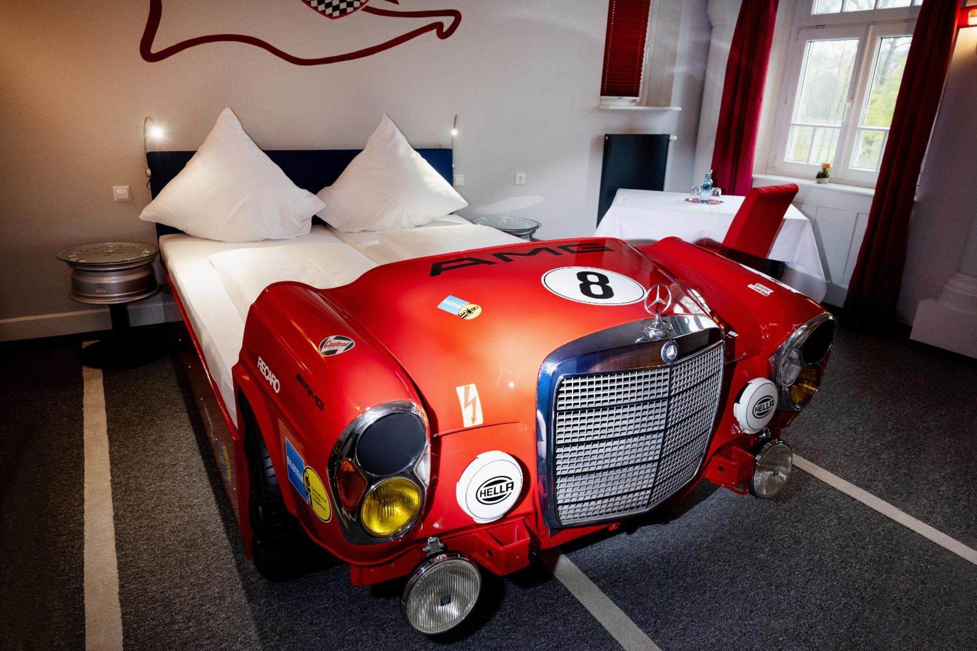 Motorworld Frühstückspension *